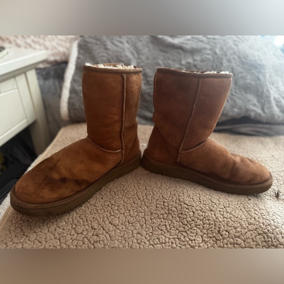UGG Short Chestnut Sheepskin Boots - Picture 3 of 6